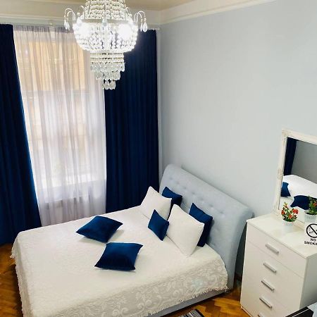 Centr Opera House 2 Rooms Лвив Екстериор снимка