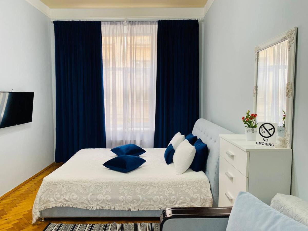 Centr Opera House 2 Rooms Лвив Екстериор снимка