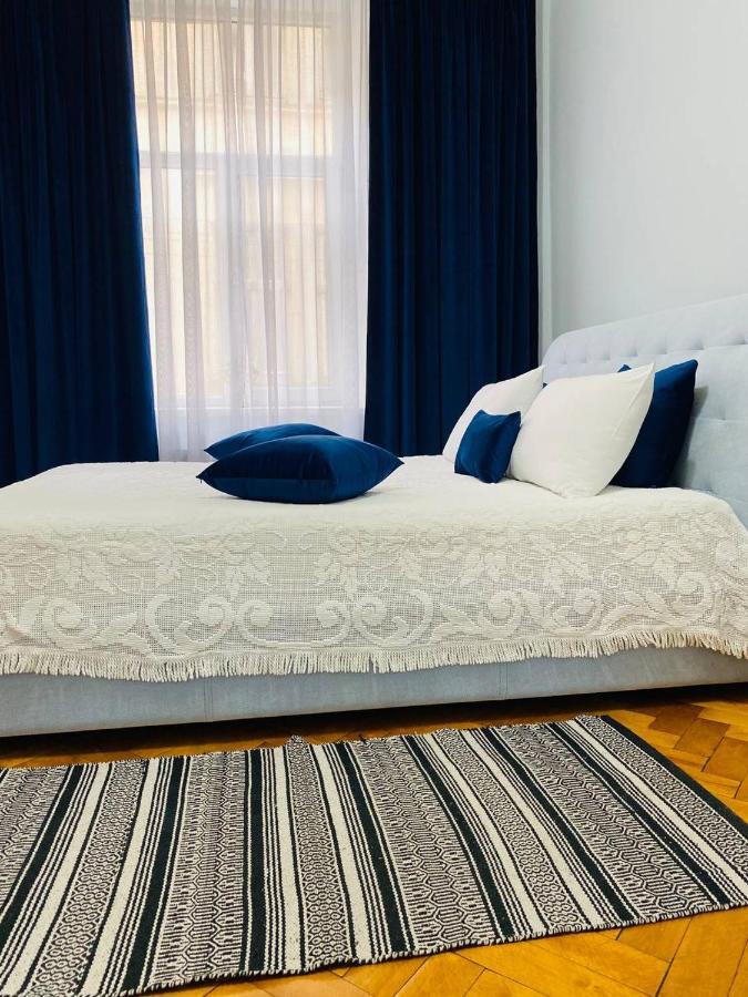 Centr Opera House 2 Rooms Лвив Екстериор снимка