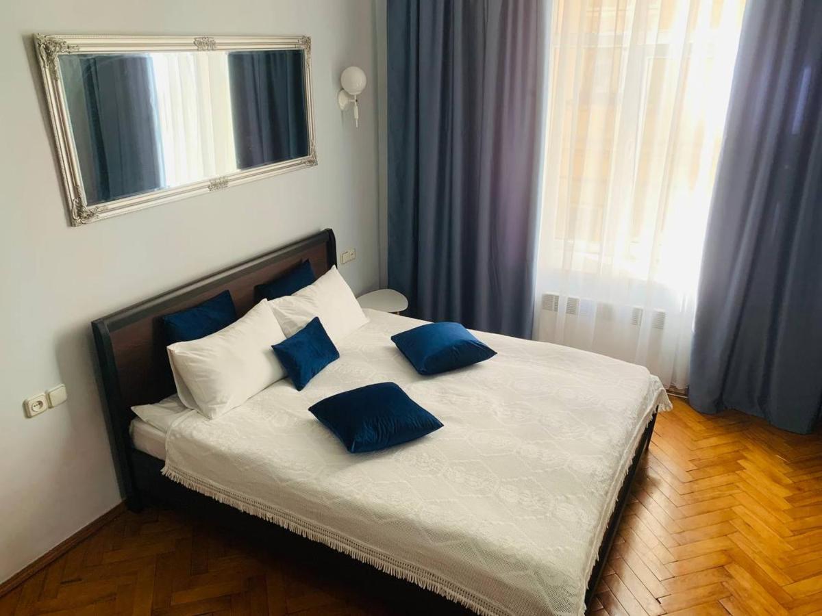 Centr Opera House 2 Rooms Лвив Екстериор снимка